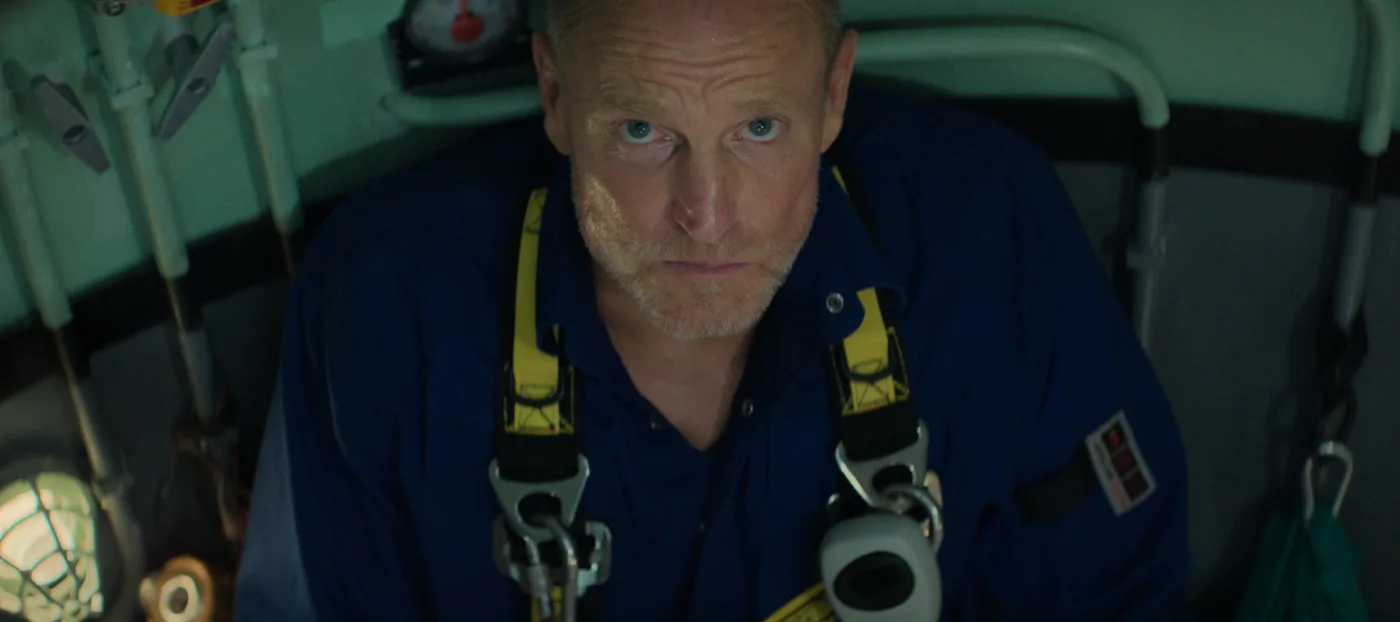 Woody Harrelson als Duncan Allcock in einem U-Boot