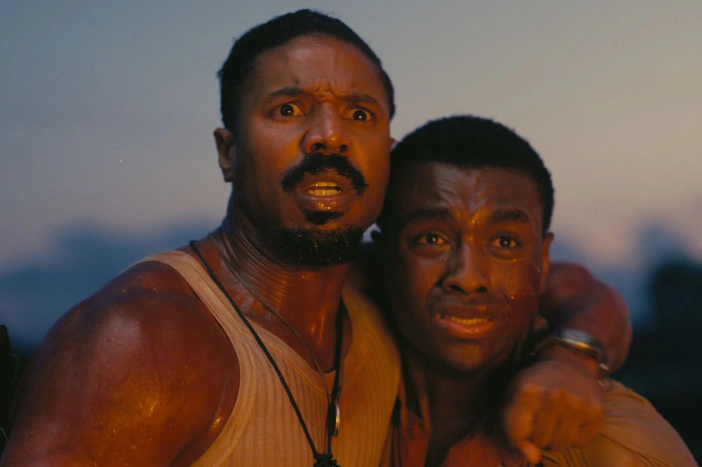 Michael B. Jordan und Miles Caton als Stack und Sammie