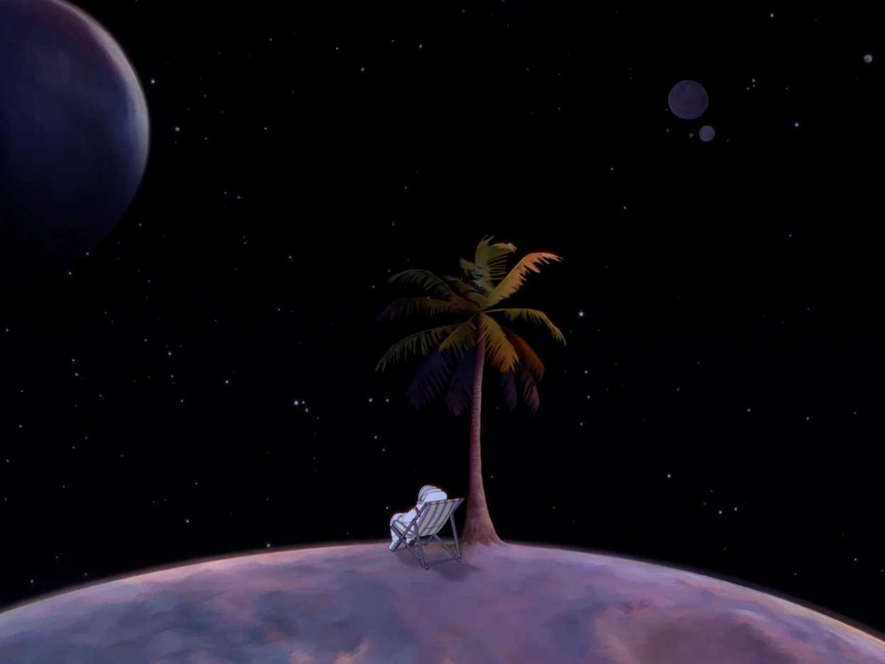 Auf der Oberfläche eines Planeten sitzt eine Person im Raumfahrtsanzug auf einer Liege, neben ihr wächst eine Palme. Ihr Blick ist auf einen weiteren Planeten gerichtet, der im Weltraum zu sehen ist.